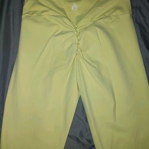 Ryderwear scrunch bum leggings